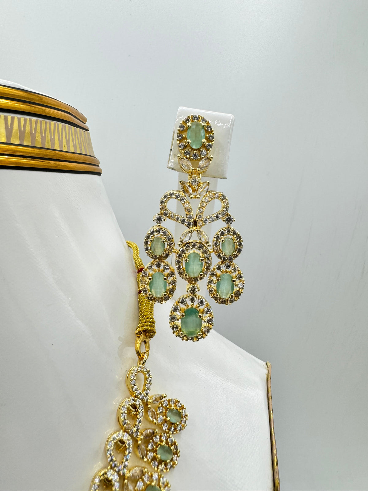 Chandelier Cluster